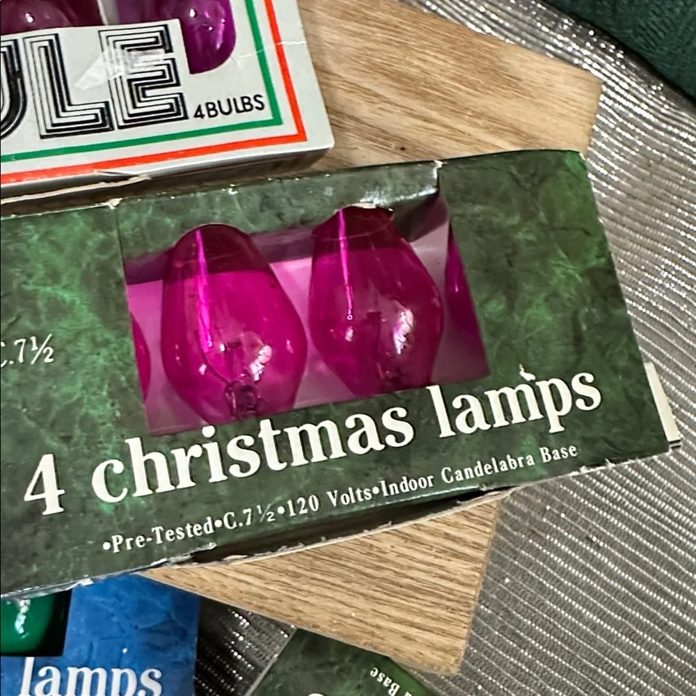 Vintage‎ Christmas Replacement Bulbs C 7 1/2 (5) C7 (1) And 2 120 Volts Fuses